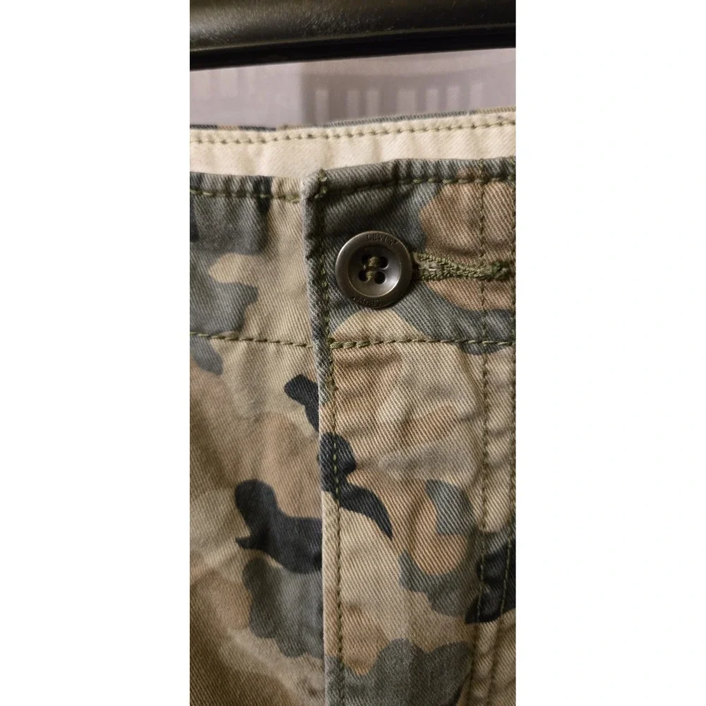 Levis Camouflage Green Jean Shorts Mens Denim‎ Medium 38x10.5